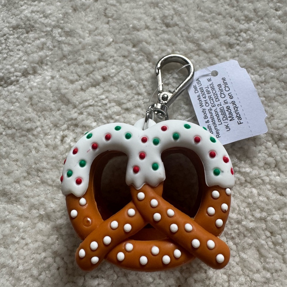 Bath & Body Works Pretzel NWT Hand Sanitizer Keychain Holder